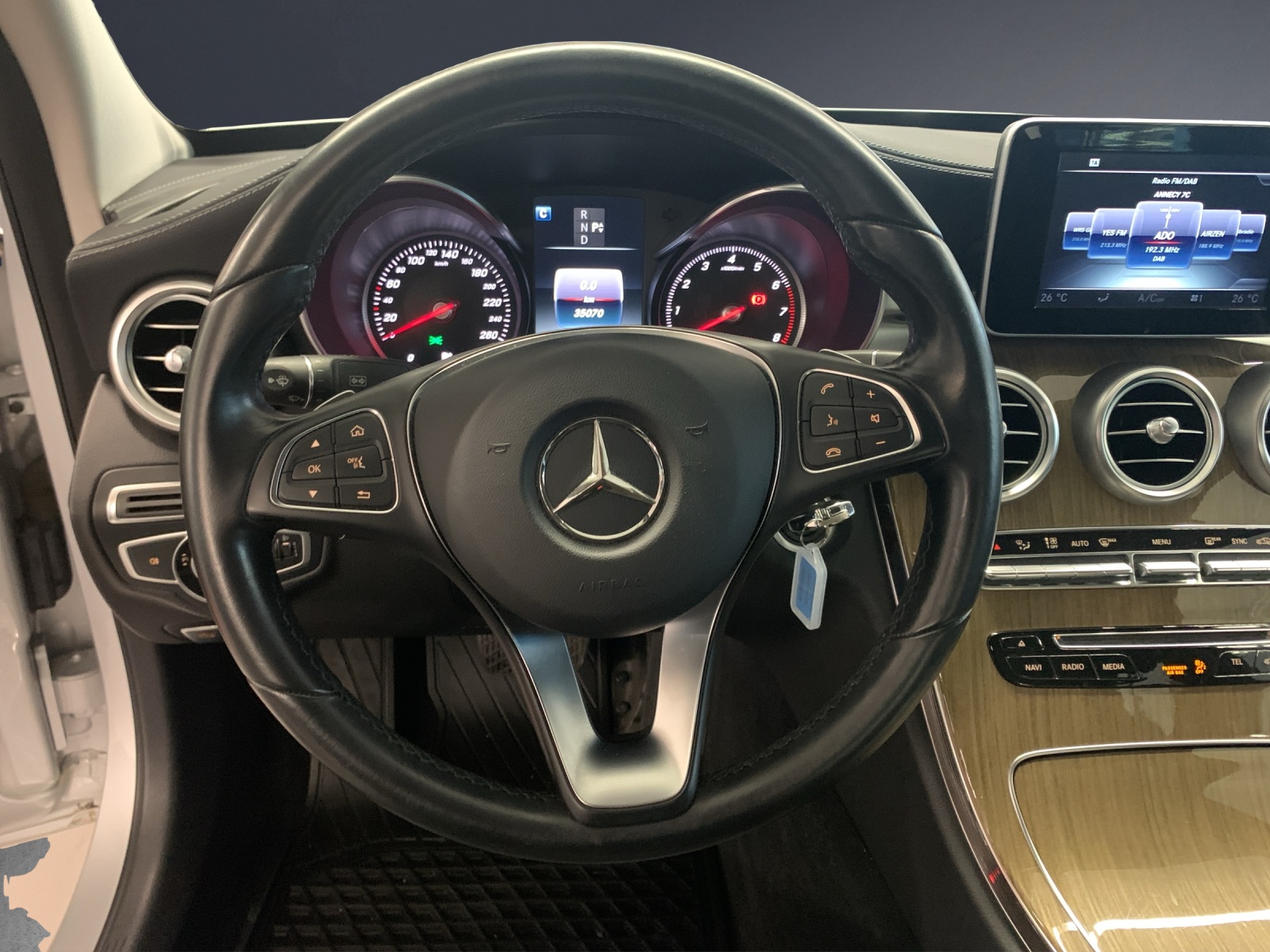 MERCEDES-BENZ C 250 AMG Line-image-8