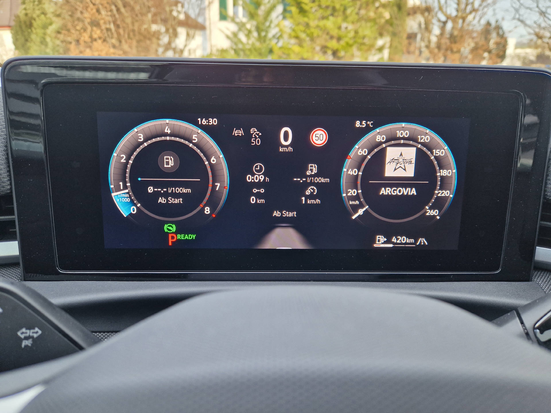 VW T-Roc 1.5 eTSI Life DSG-image-9