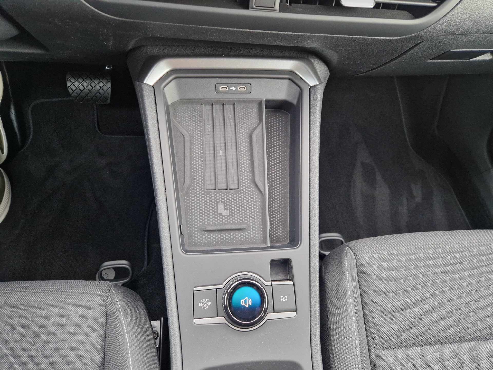 VW T-Roc 1.5 eTSI Life DSG-image-14