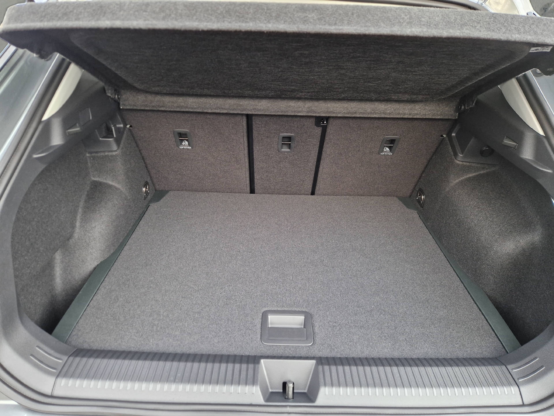 VW T-Roc 1.5 eTSI Life DSG-image-15