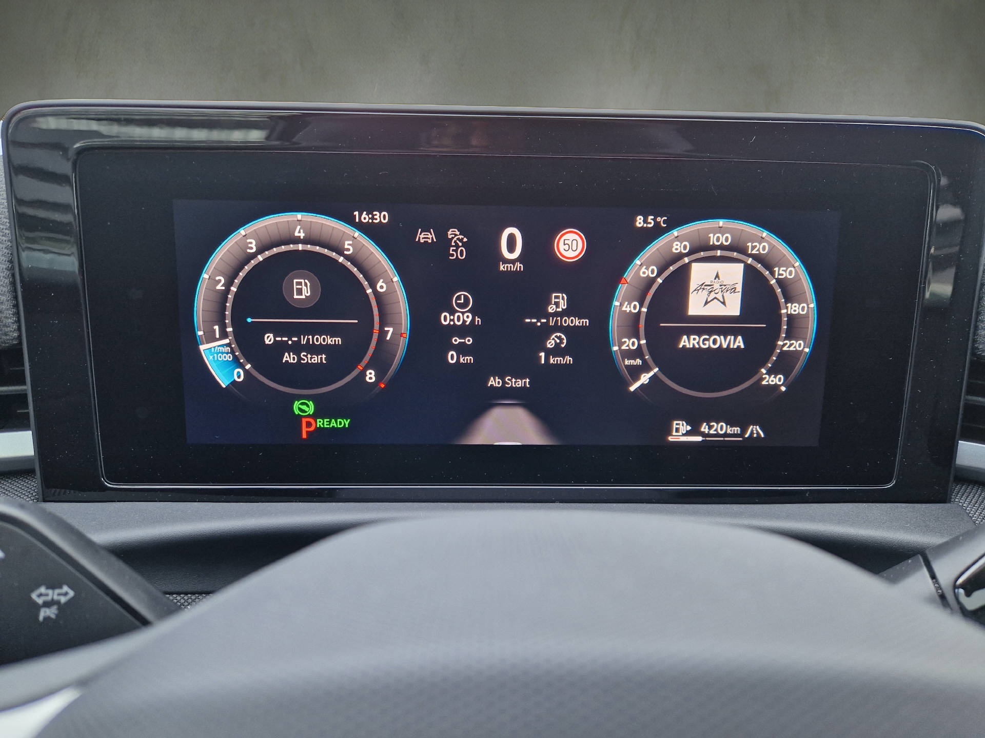 VW T-Roc 1.5 eTSI Life DSG-image-9