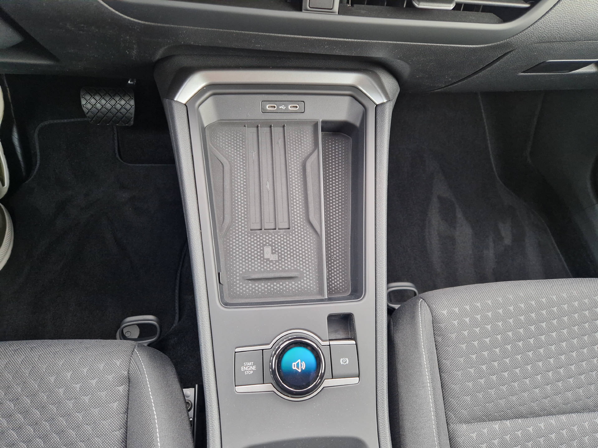VW T-Roc 1.5 eTSI Life DSG-image-14