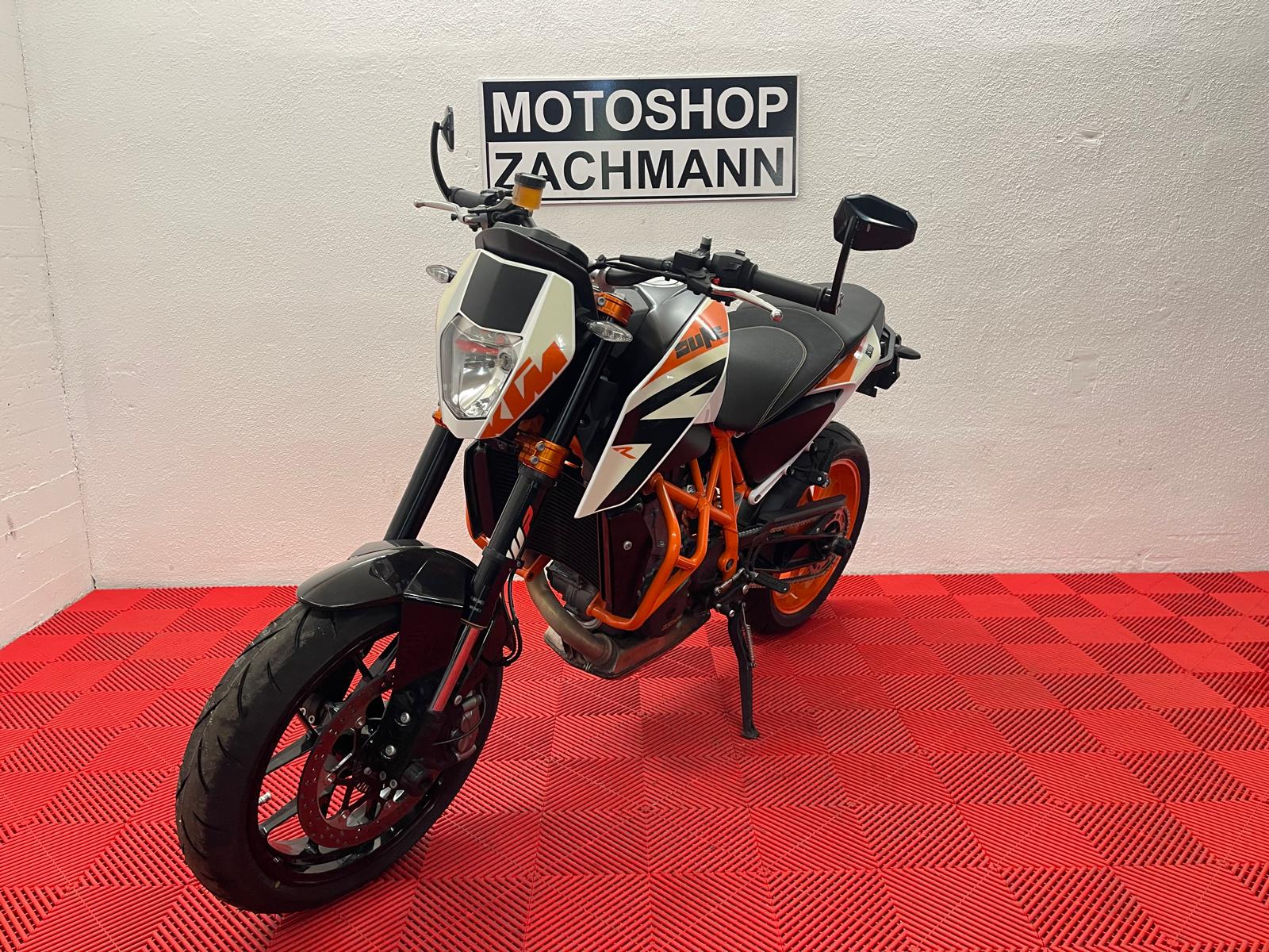 KTM 690 Duke R ABS-showroom-element-1