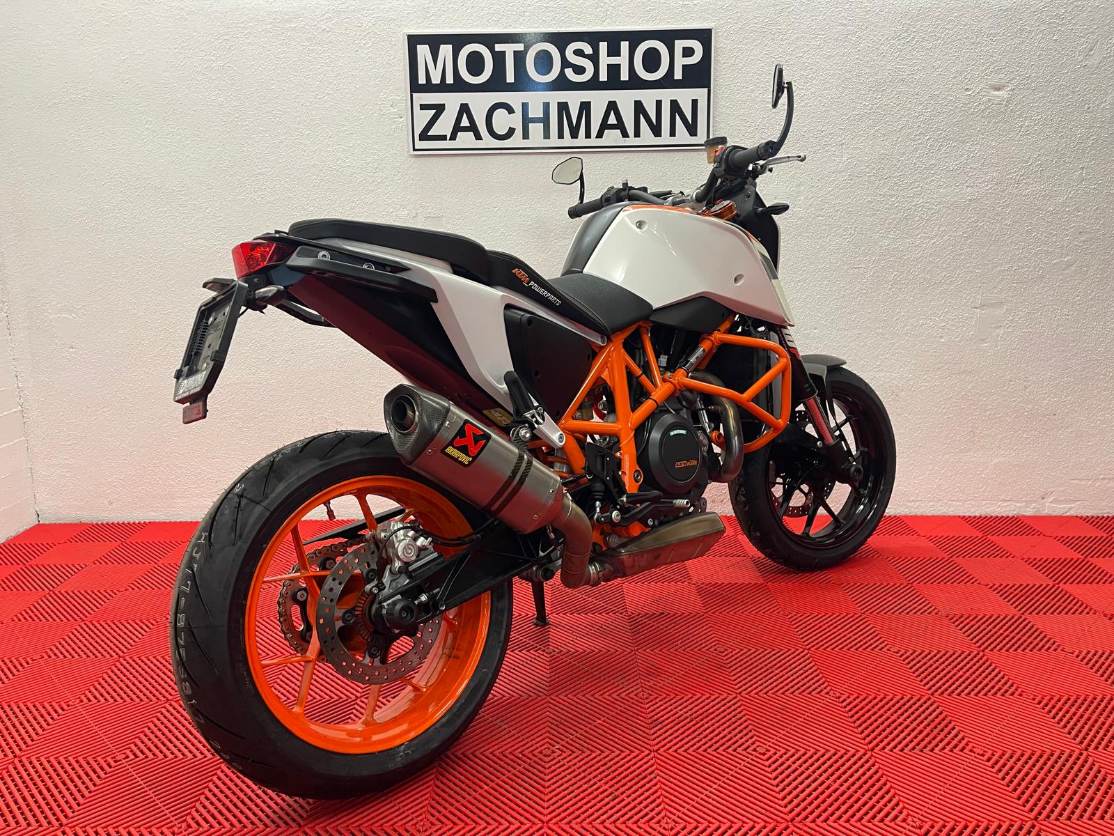 KTM 690 Duke R ABS-image-4