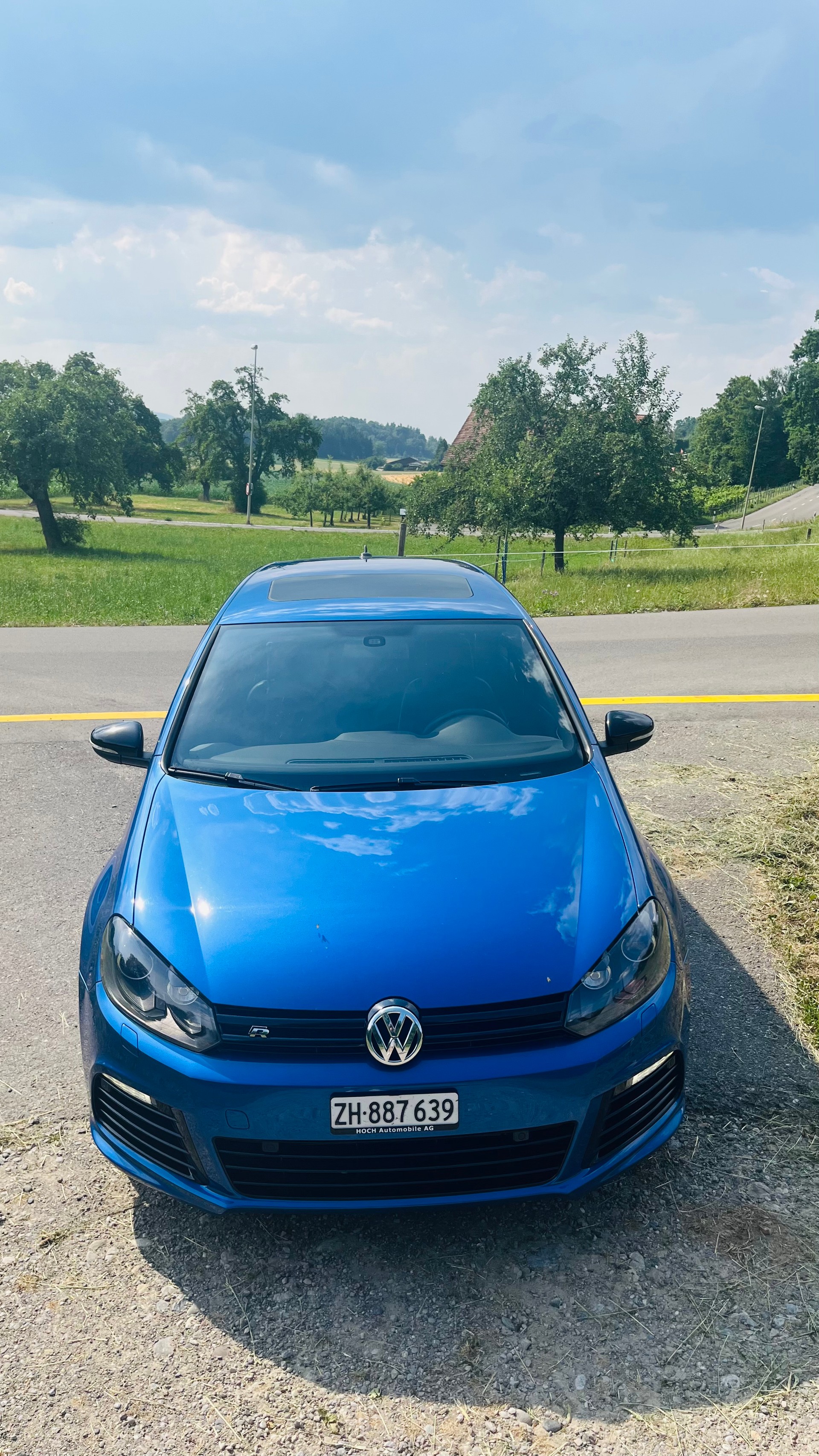 VW Golf 2.0 TSI R 4Motion-image-2