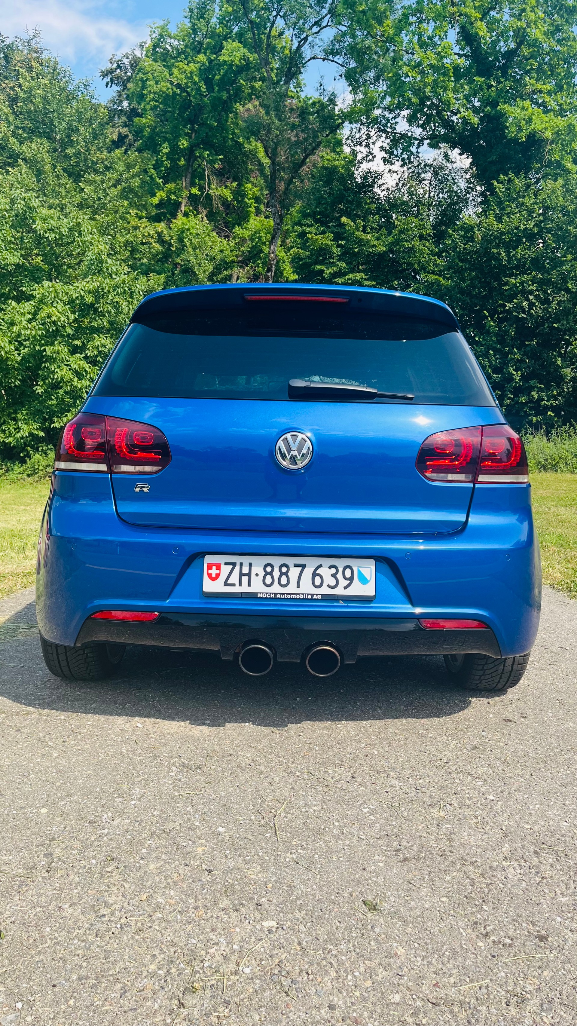 VW Golf 2.0 TSI R 4Motion-image-3