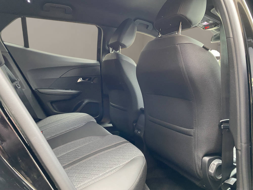 PEUGEOT 2008 Hybrid 145 e-DCS6 Allure Premium-image-6