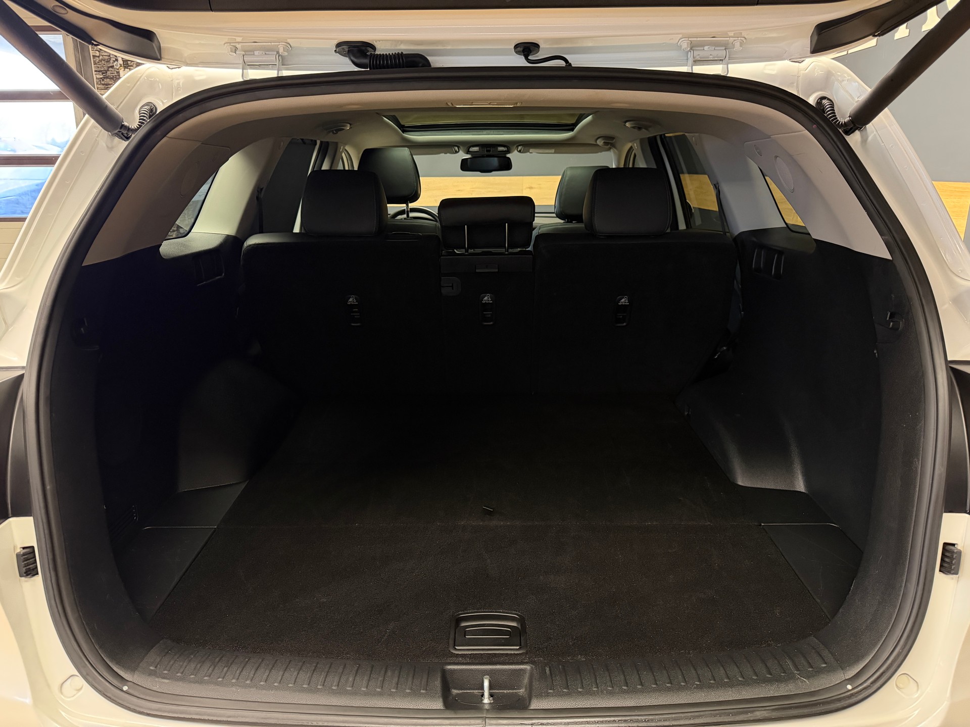 KIA Sorento 2.2 CRDI LX 5P. Automatic-image-13