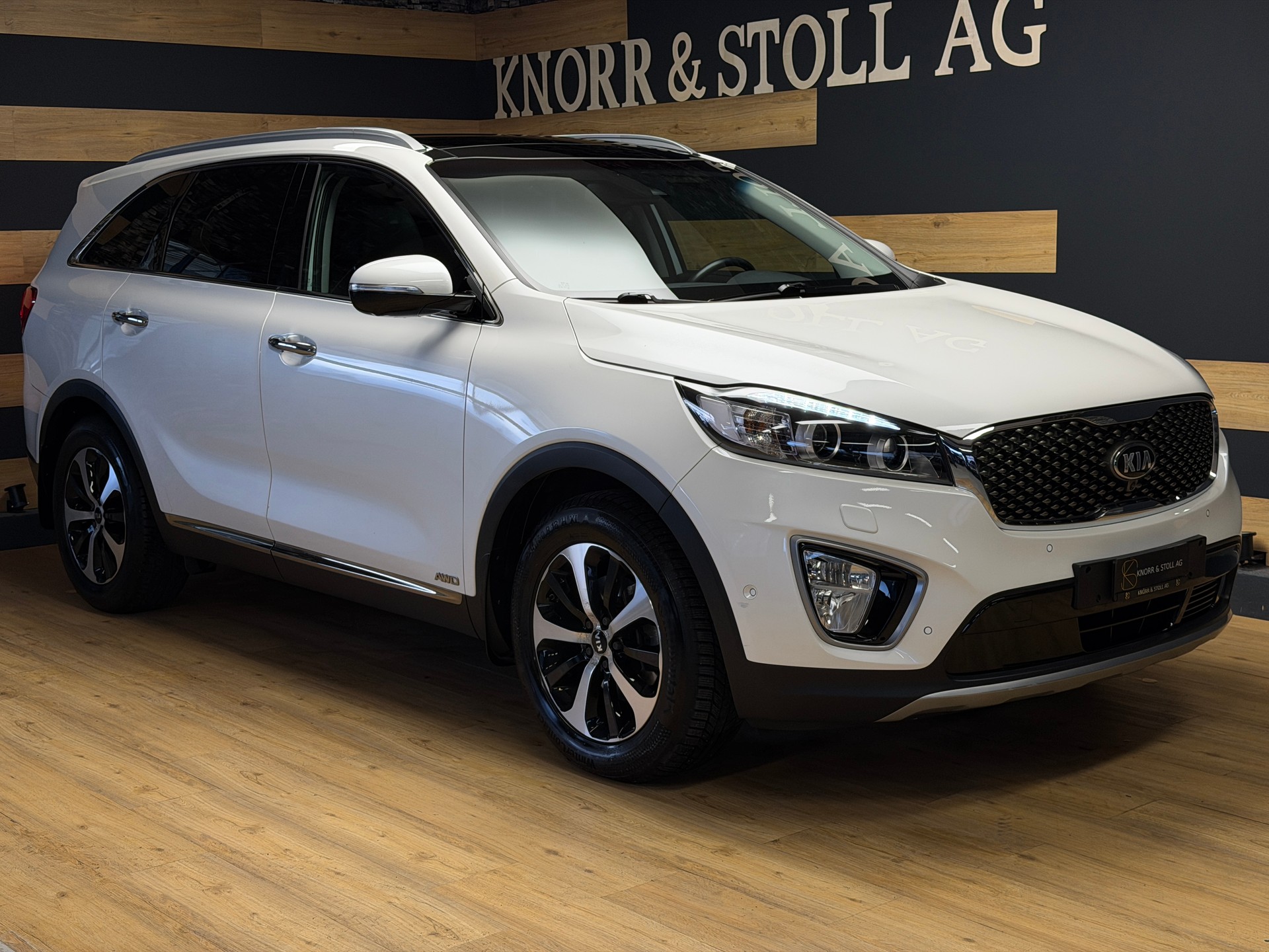 KIA Sorento 2.2 CRDI LX 5P. Automatic-showroom-element-1