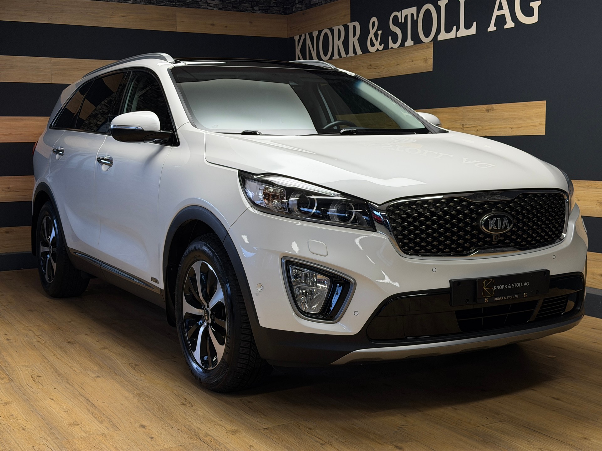 KIA Sorento 2.2 CRDI LX 5P. Automatic-showroom-element-3