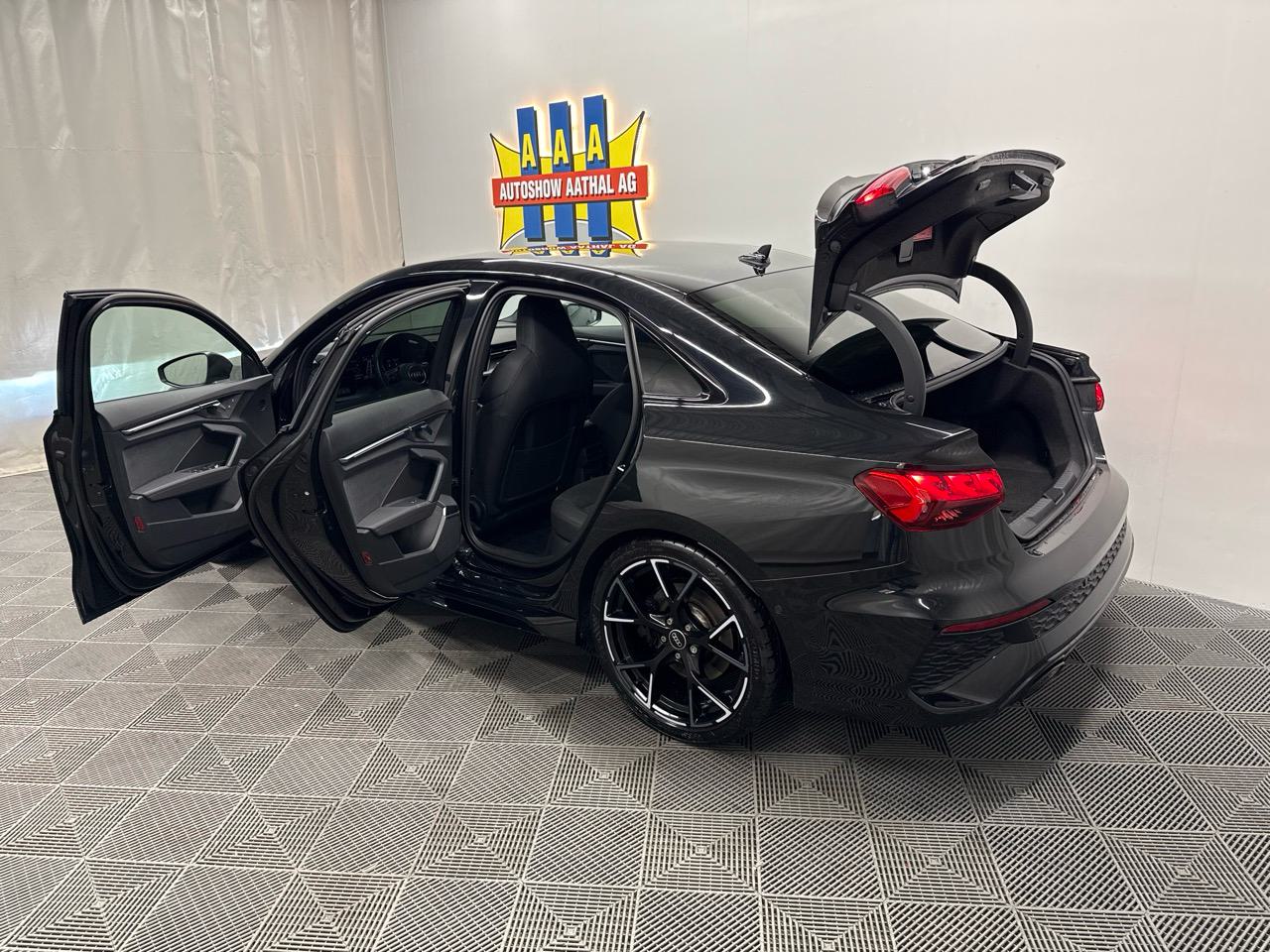 AUDI RS3 Limousine 2.5 TSI quattro S-tronic-image-12