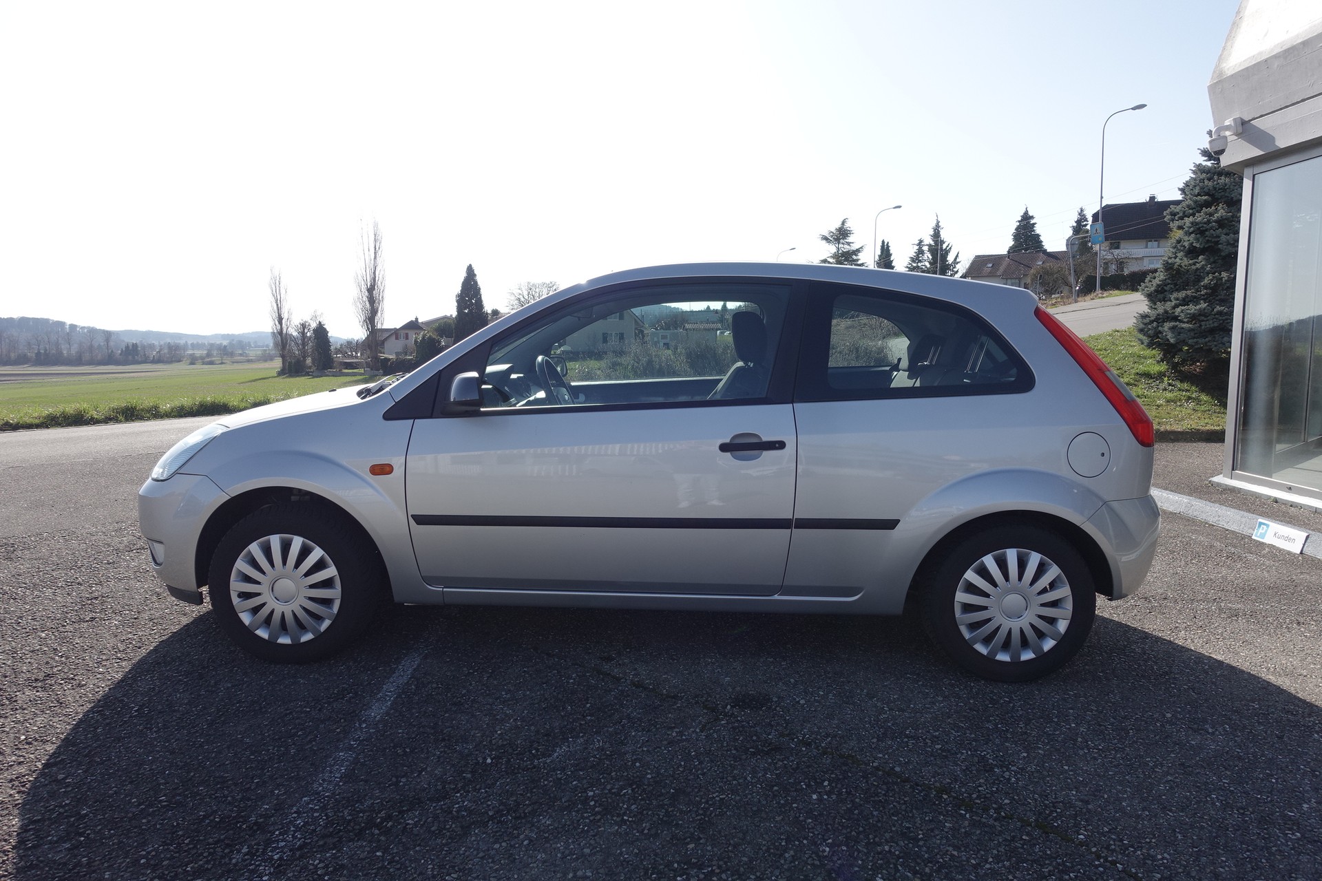 FORD Fiesta 1.4 16V Trend-image-1