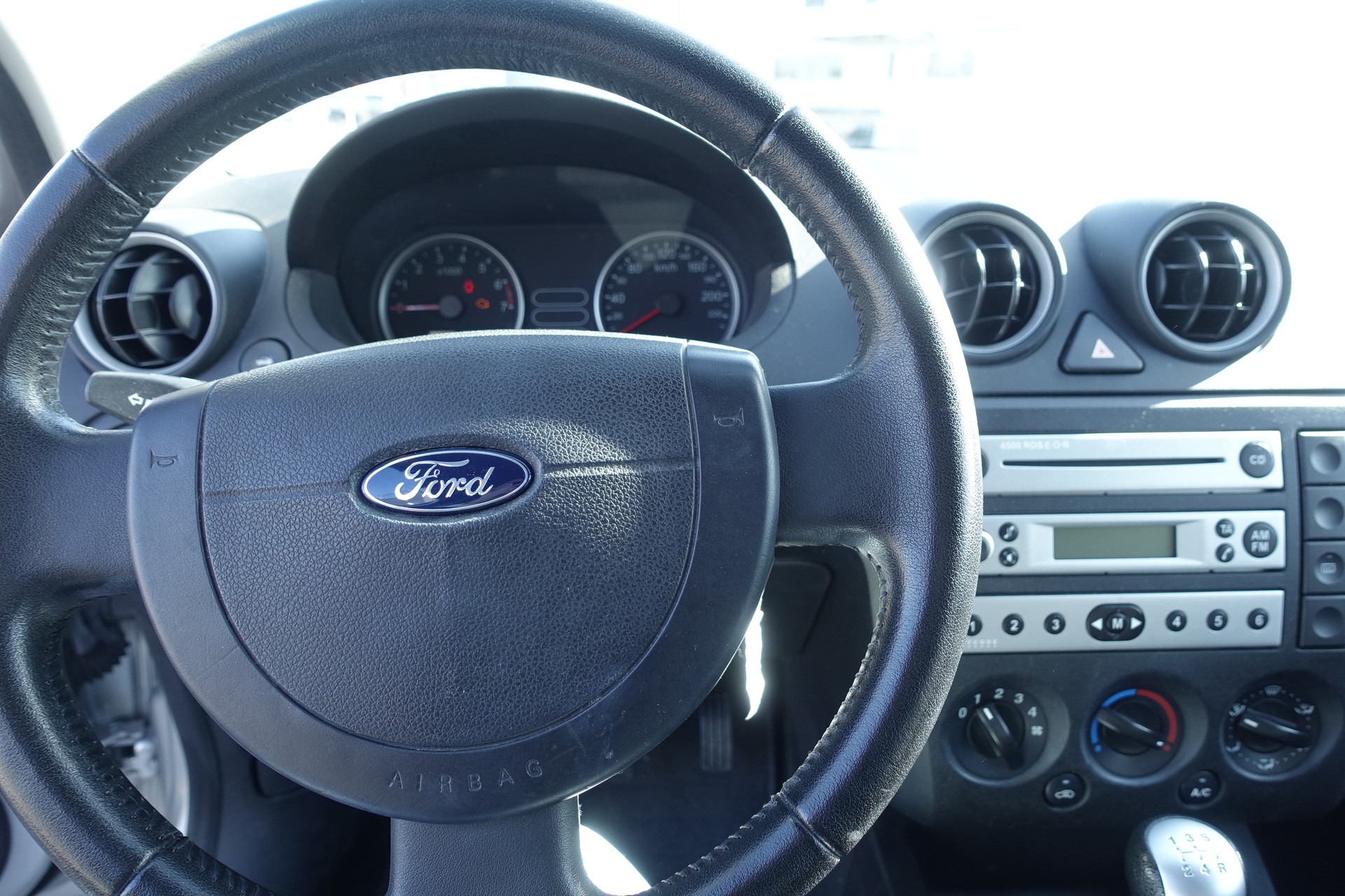 FORD Fiesta 1.4 16V Trend-image-8