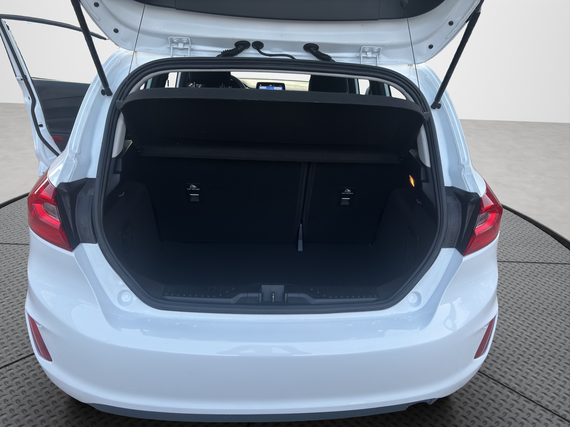 FORD Fiesta 1.0 SCTi Cool & Connect-image-14