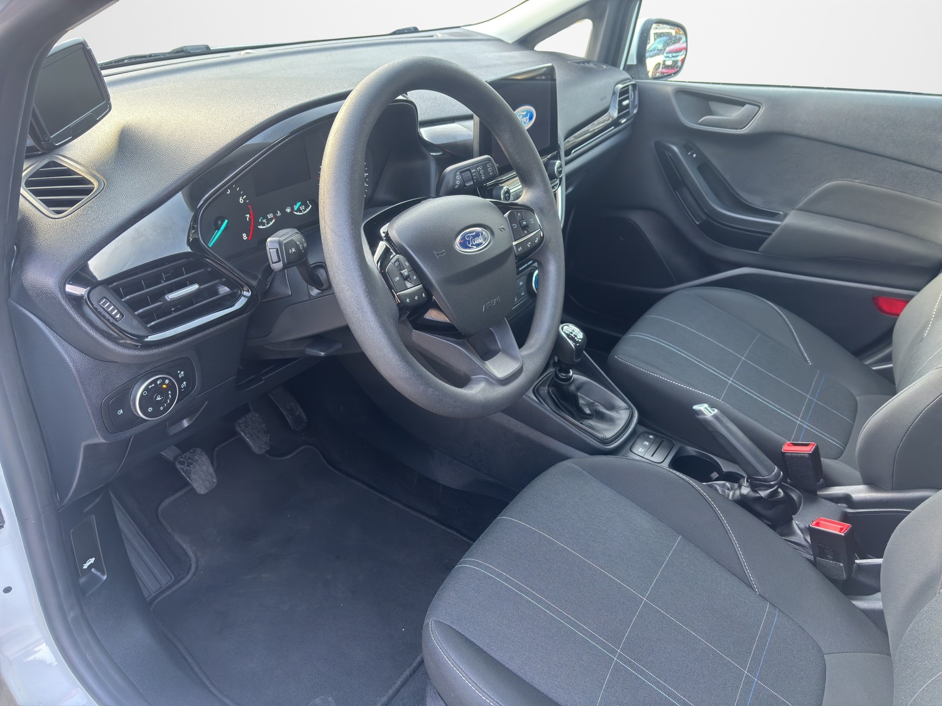 FORD Fiesta 1.0 SCTi Cool & Connect-image-8