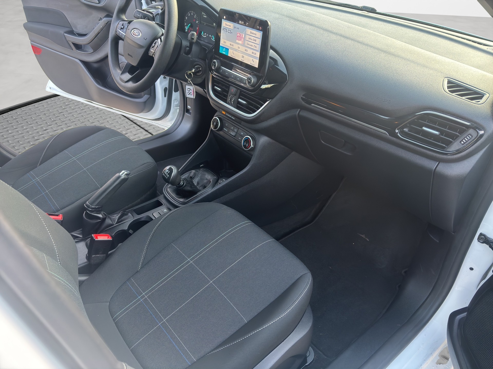 FORD Fiesta 1.0 SCTi Cool & Connect-image-13