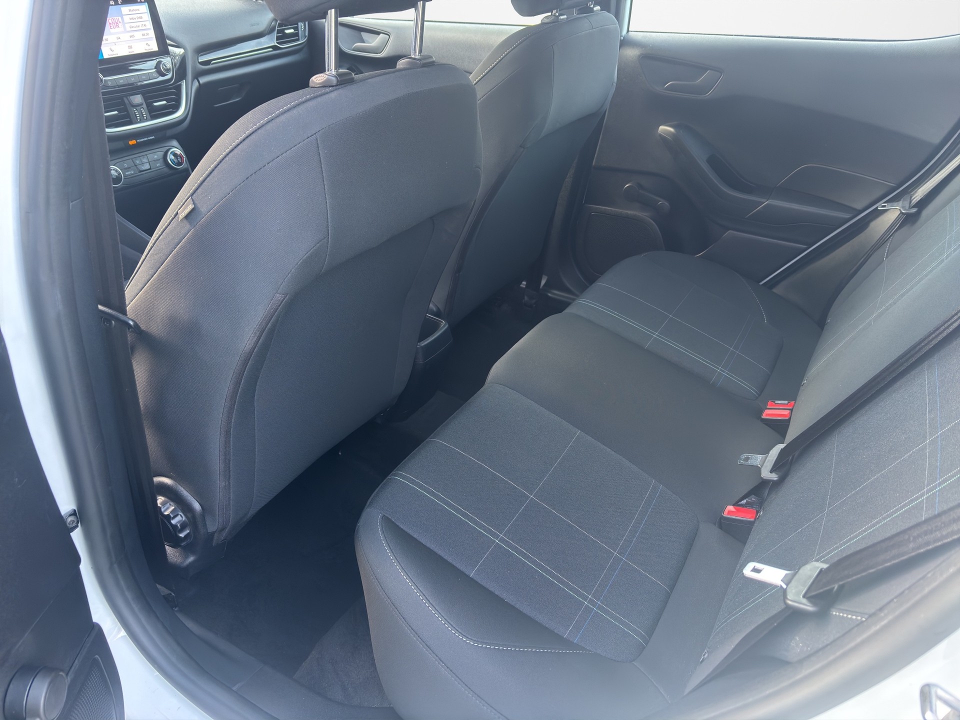 FORD Fiesta 1.0 SCTi Cool & Connect-image-10