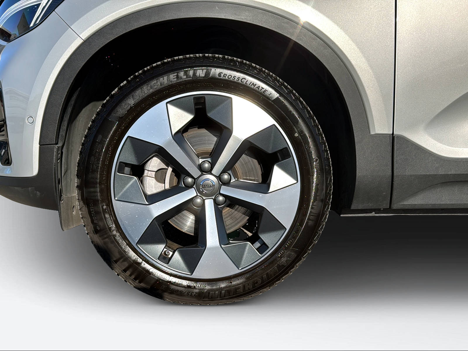 VOLVO XC40 2.0 B3 MH Plus Dark-image-8