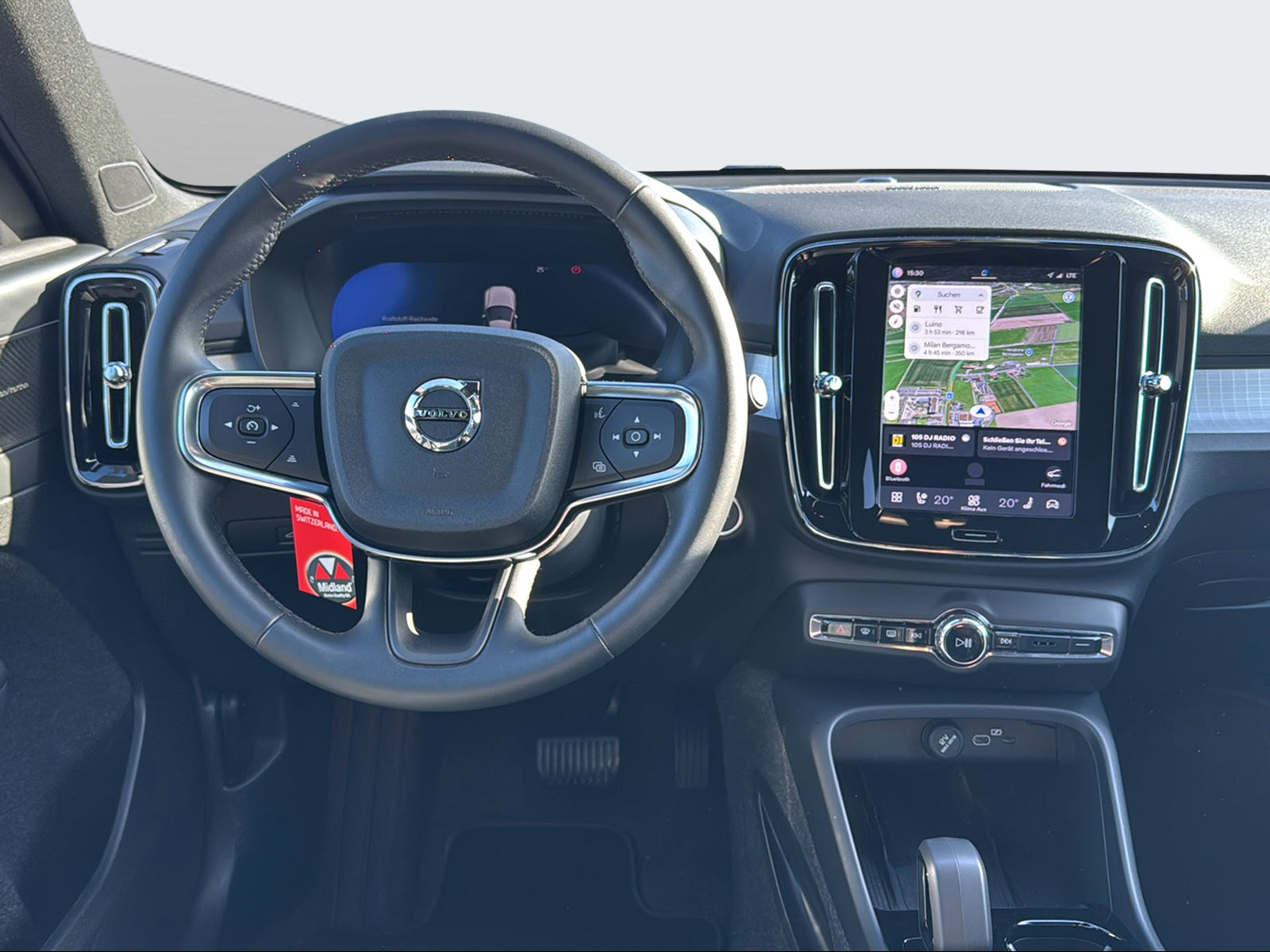 VOLVO XC40 2.0 B3 MH Plus Dark-image-12