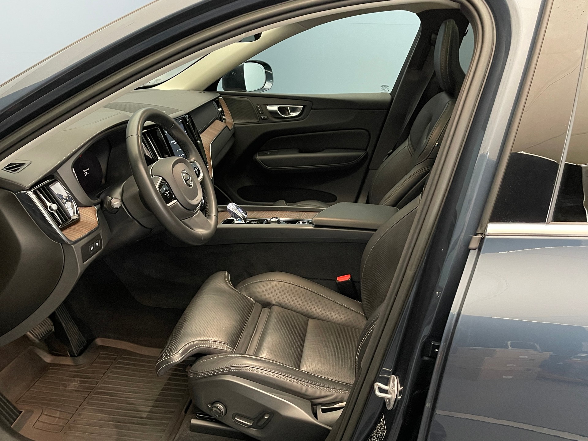 VOLVO XC60 2.0 T8 TE Ultimate Bright eAWD-image-8
