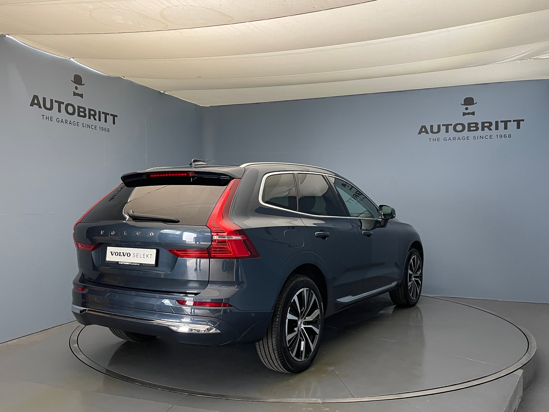 VOLVO XC60 2.0 T8 TE Ultimate Bright eAWD-image-3