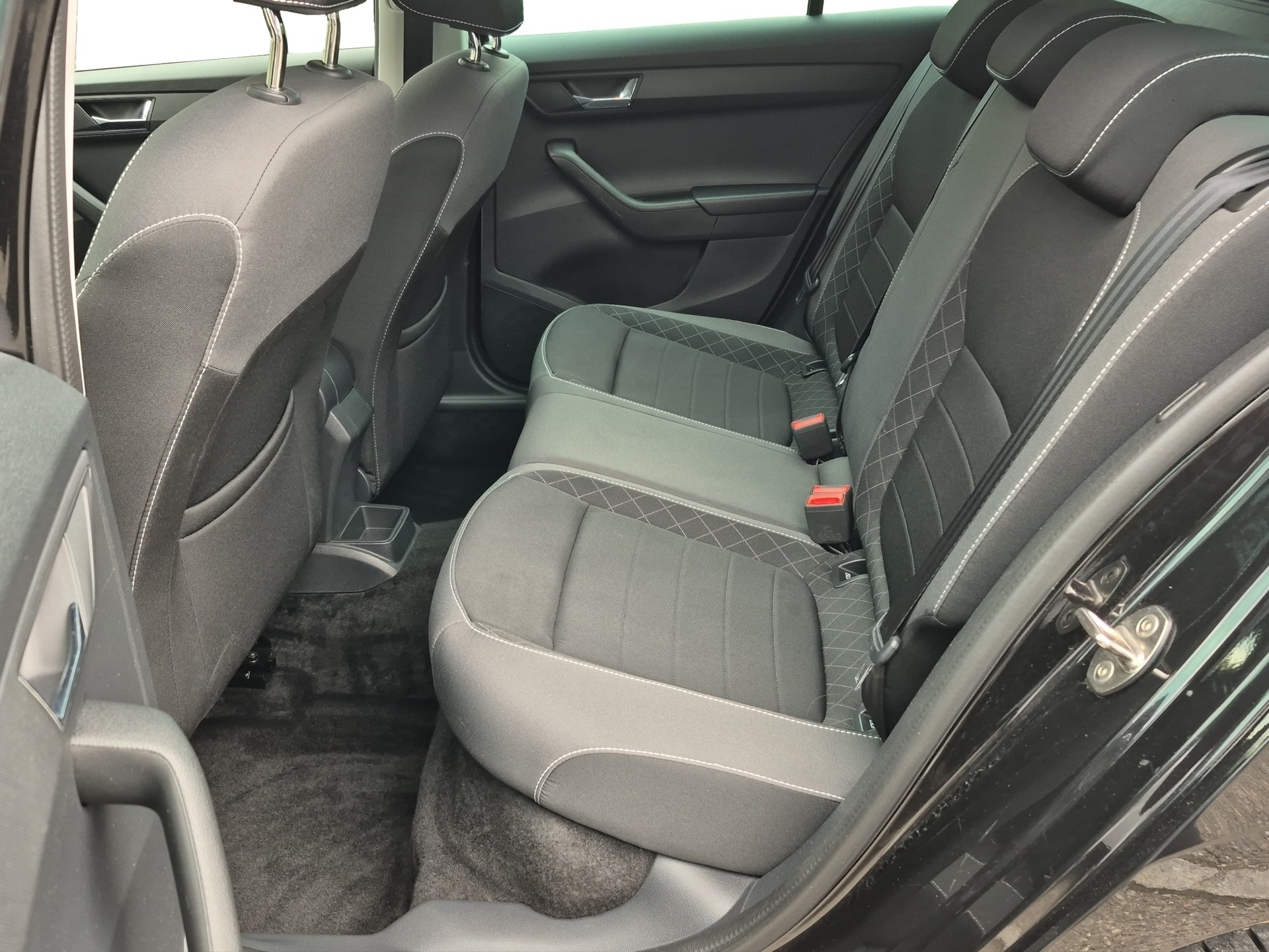 SKODA Fabia Combi 1.0 TSI Ambition-image-10