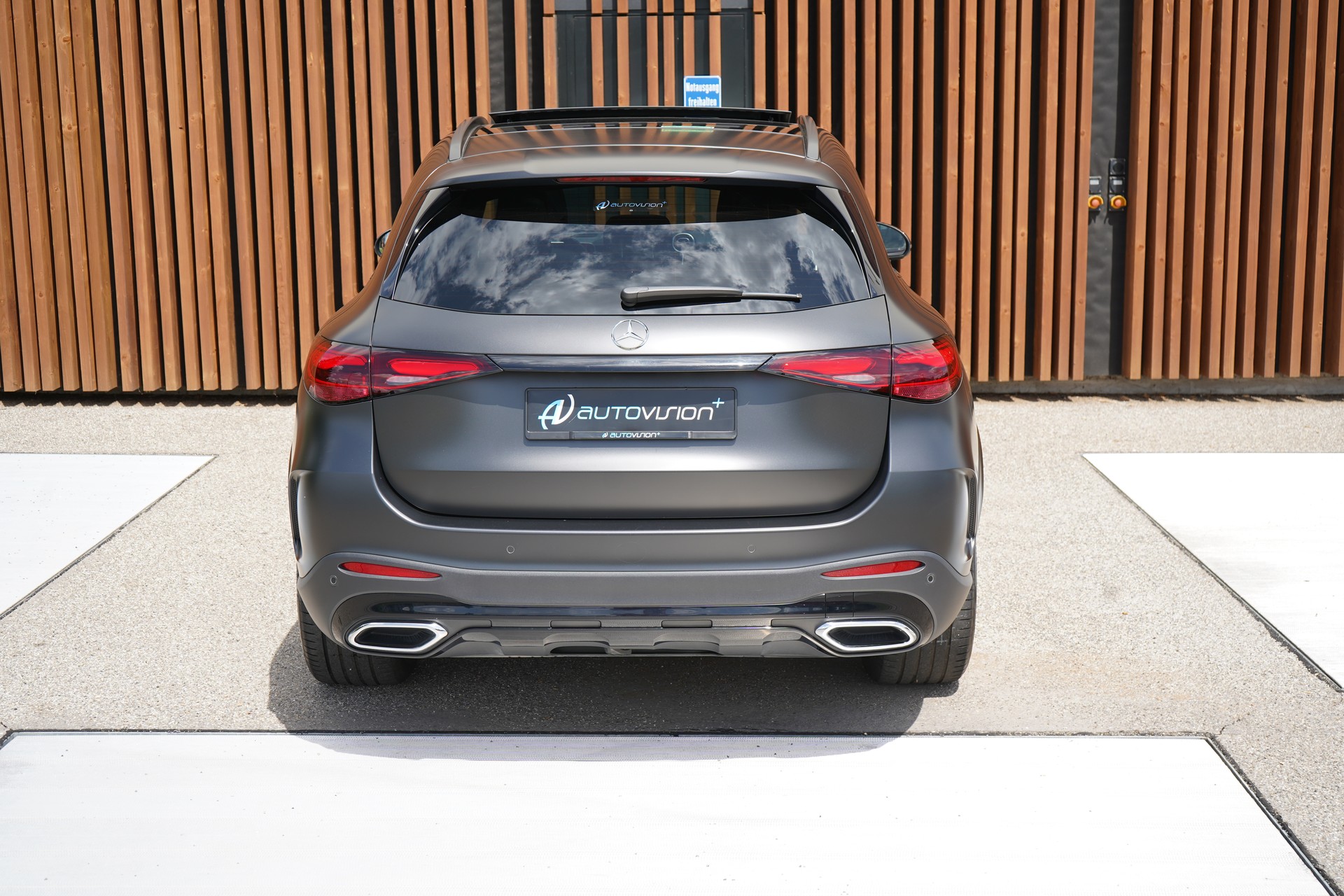 MERCEDES-BENZ GLC 300 d 4MATIC AMG LINE BLACK 9G-TRONIC l 269 PS-image-14
