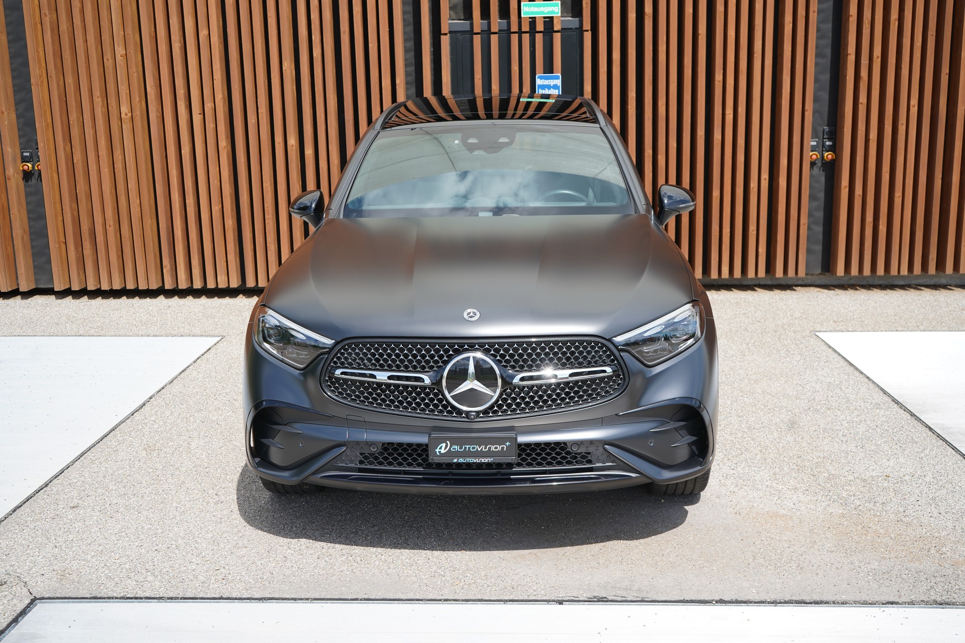 MERCEDES-BENZ GLC 300 d 4MATIC AMG LINE BLACK 9G-TRONIC l 269 PS-image-12