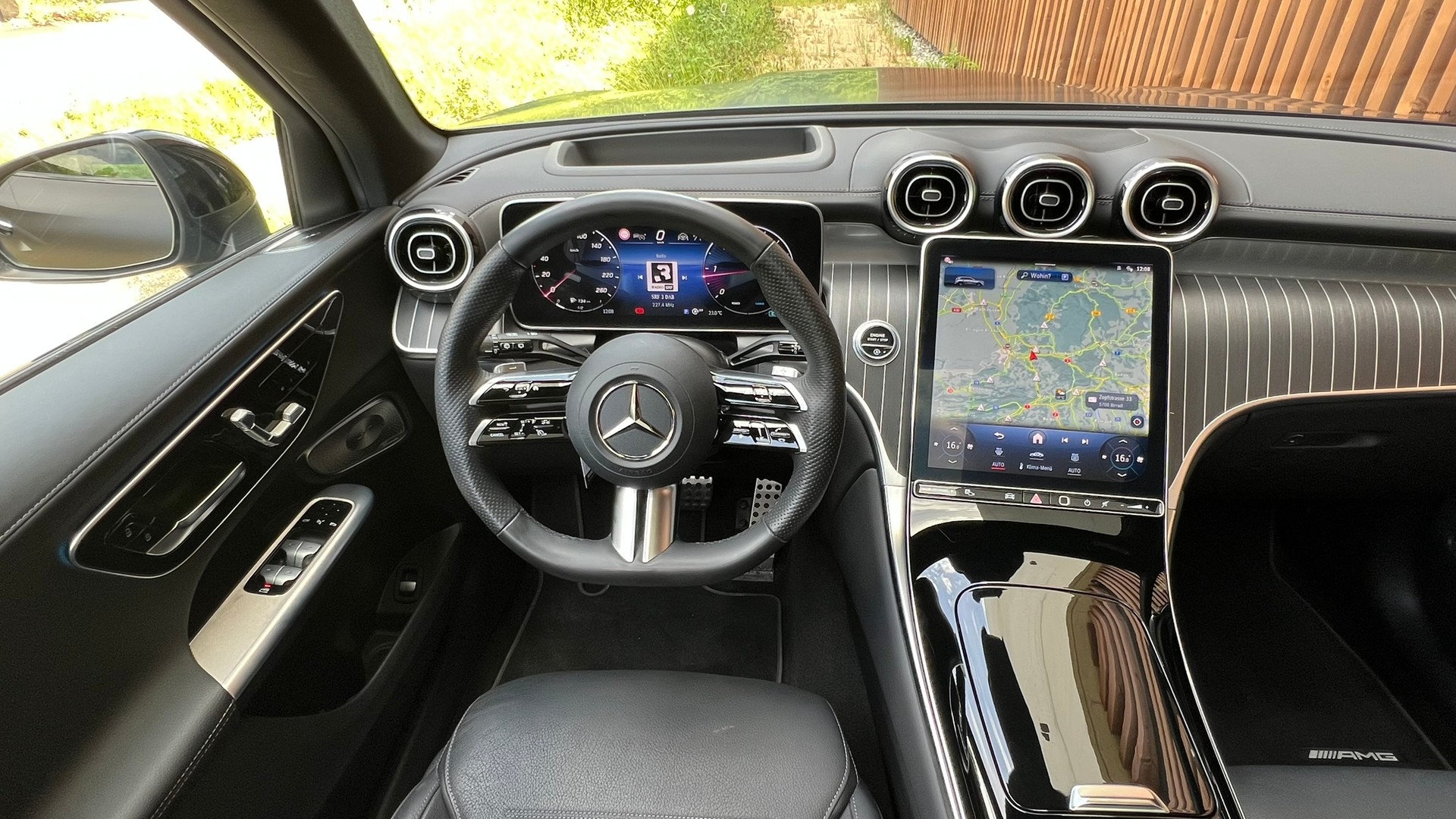MERCEDES-BENZ GLC 300 d 4MATIC AMG LINE BLACK 9G-TRONIC l 269 PS-image-20