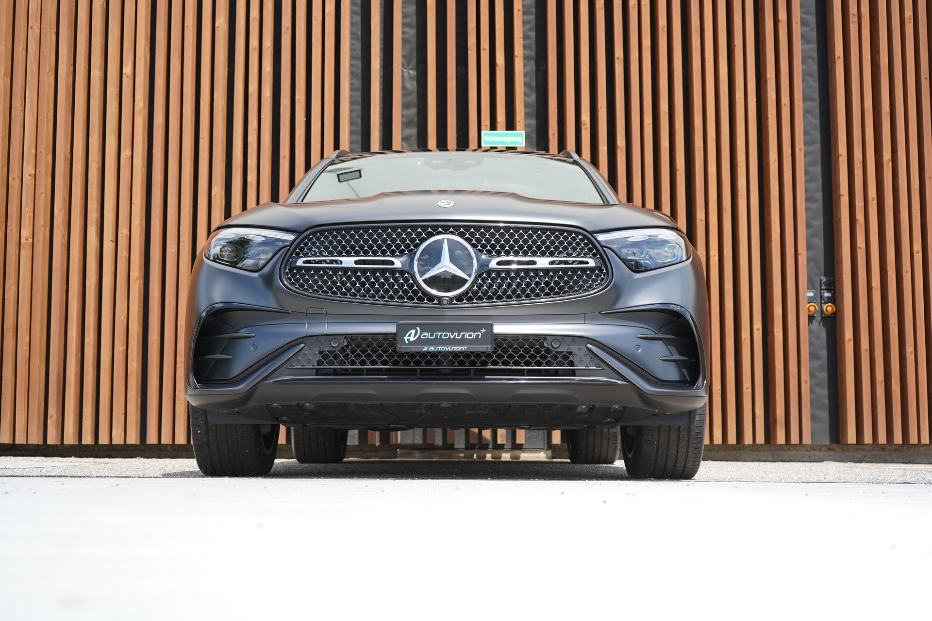 MERCEDES-BENZ GLC 300 d 4MATIC AMG LINE BLACK 9G-TRONIC l 269 PS-image-13
