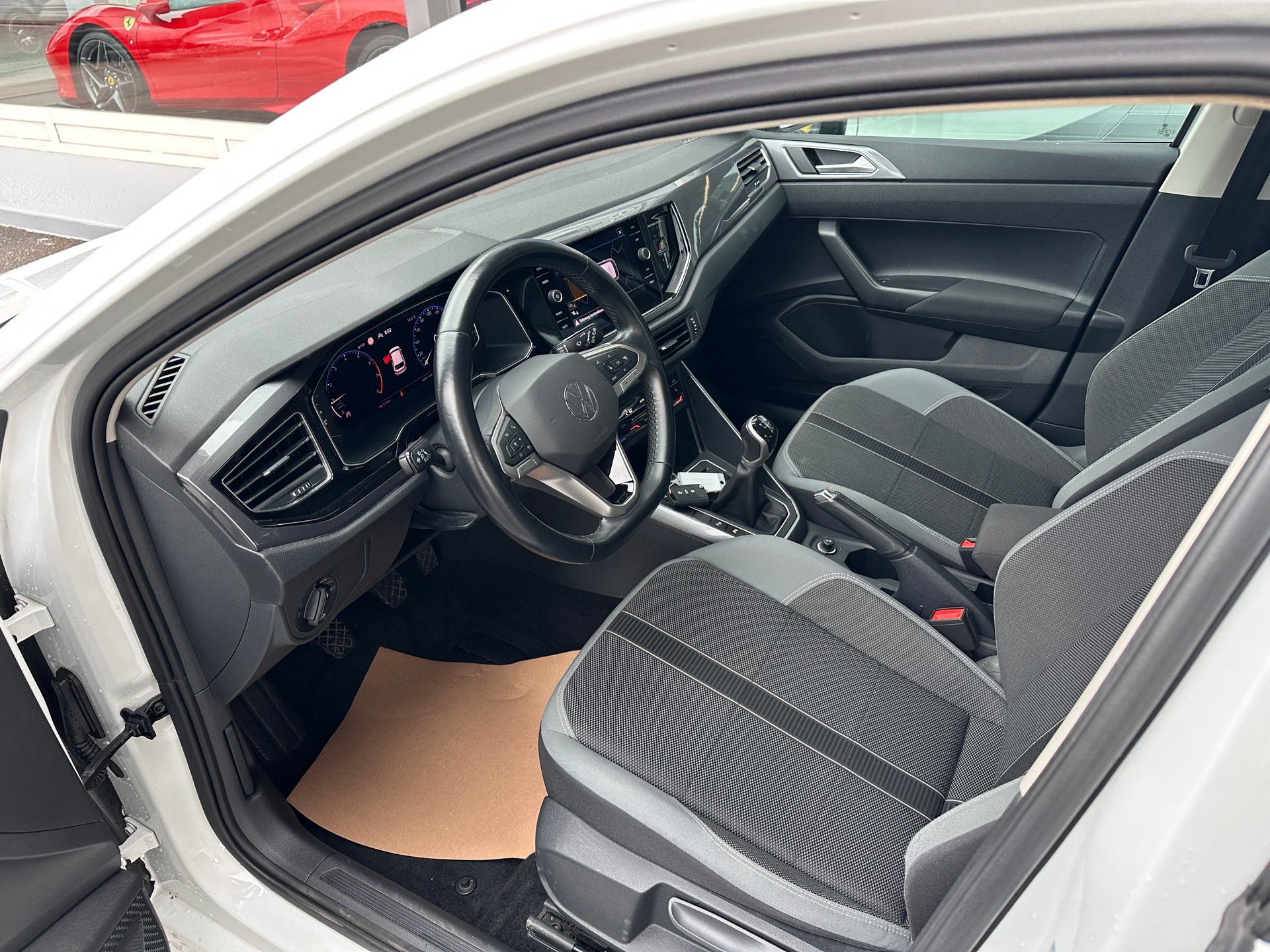 VW Polo 1.0 TSI Style-image-10