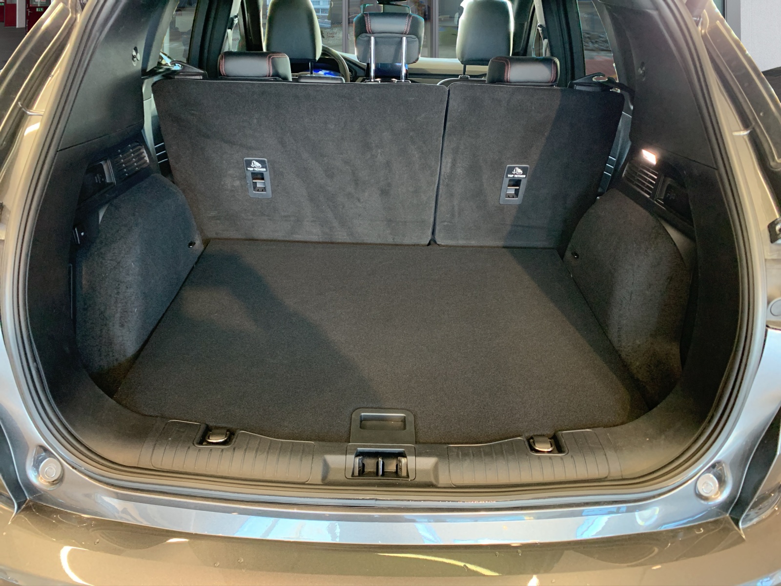 FORD Kuga 2.5 Plug-in Hybrid ST-Line X-image-6