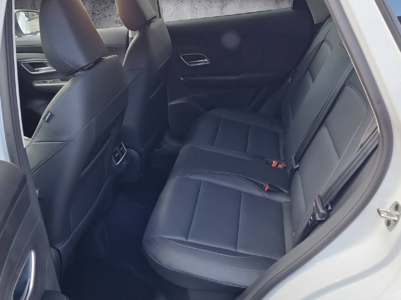 MG ZS 1.5 Hybrid+ Luxury-image-7