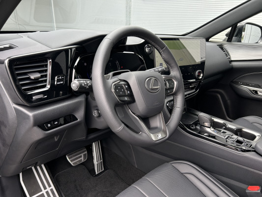 LEXUS NX 450h+ E-FOUR F Sport-image-7