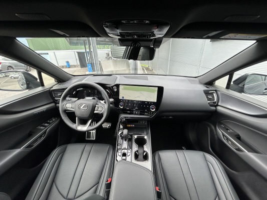 LEXUS NX 450h+ E-FOUR F Sport-image-5