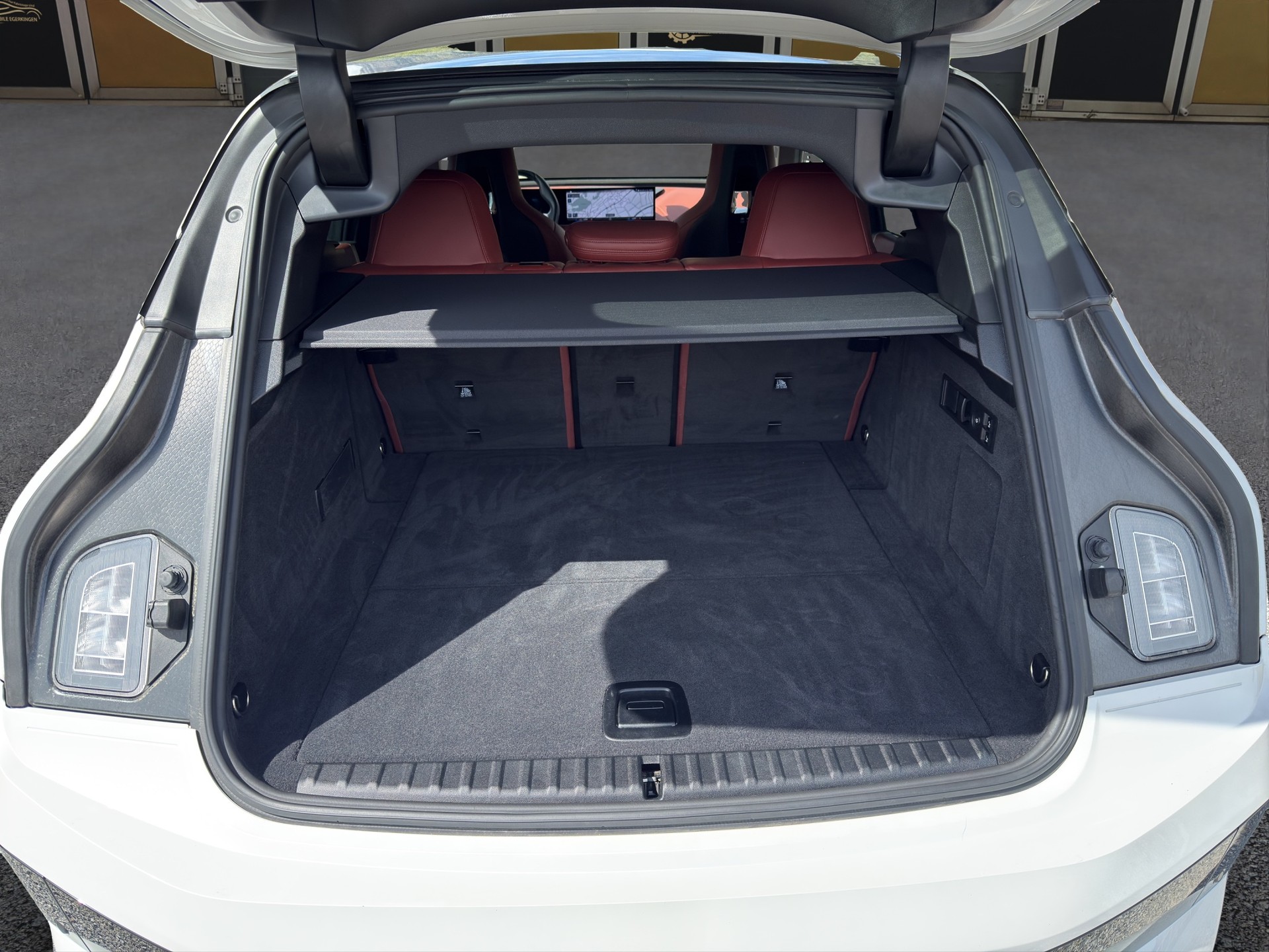 BMW iX xDrive40-image-14