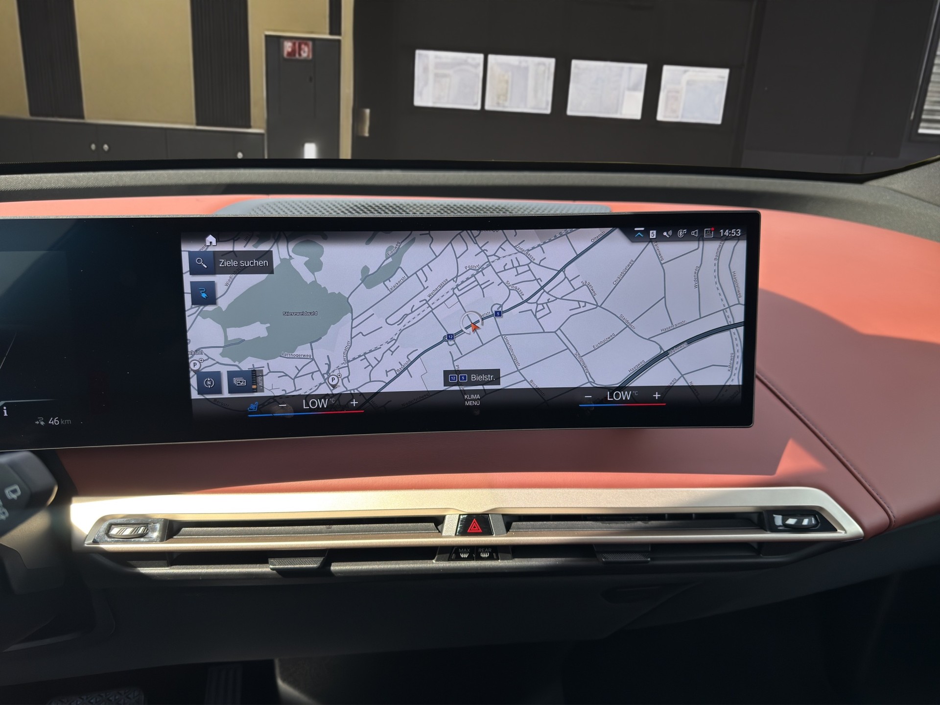 BMW iX xDrive40-image-15