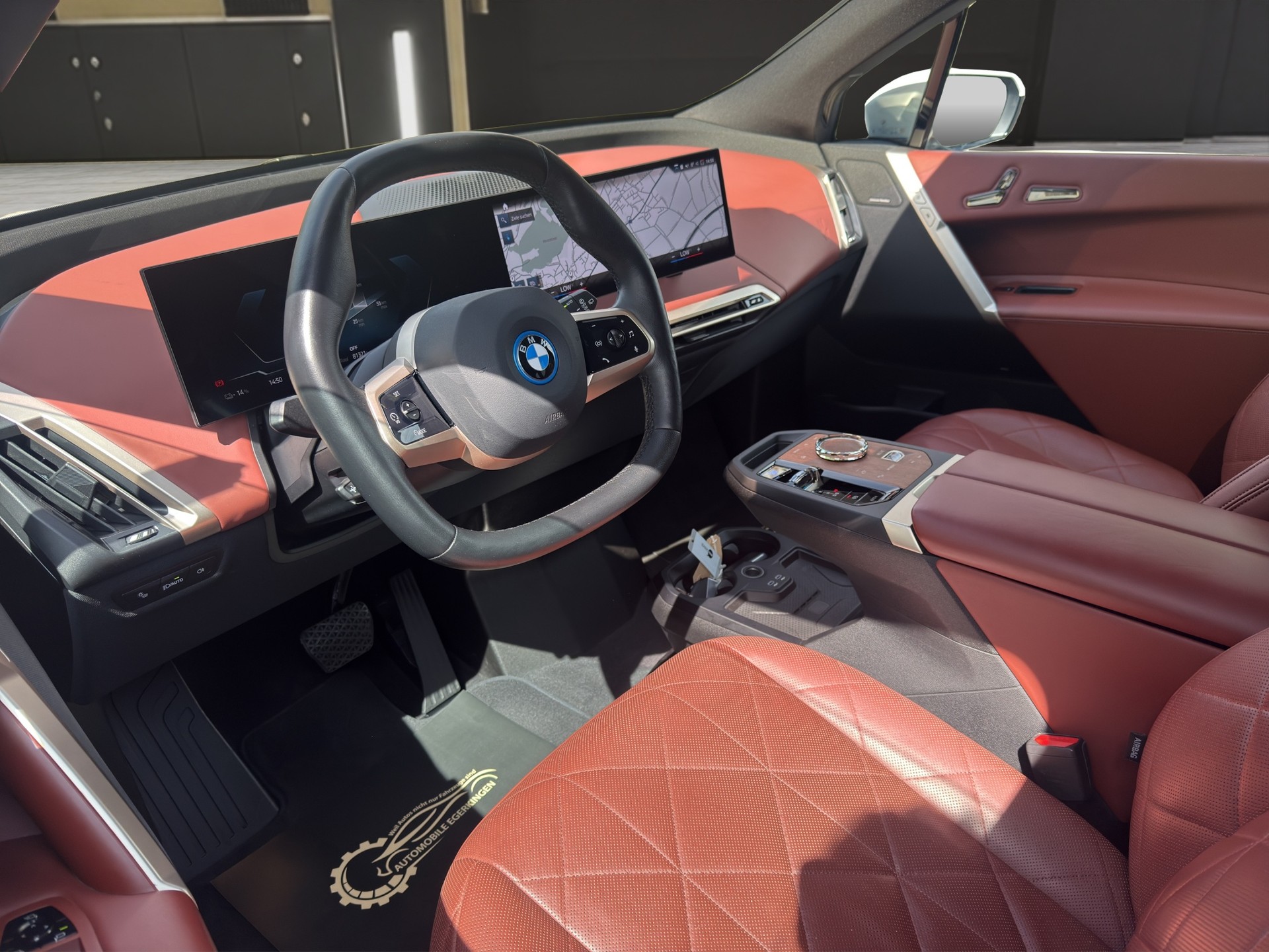 BMW iX xDrive40-image-8