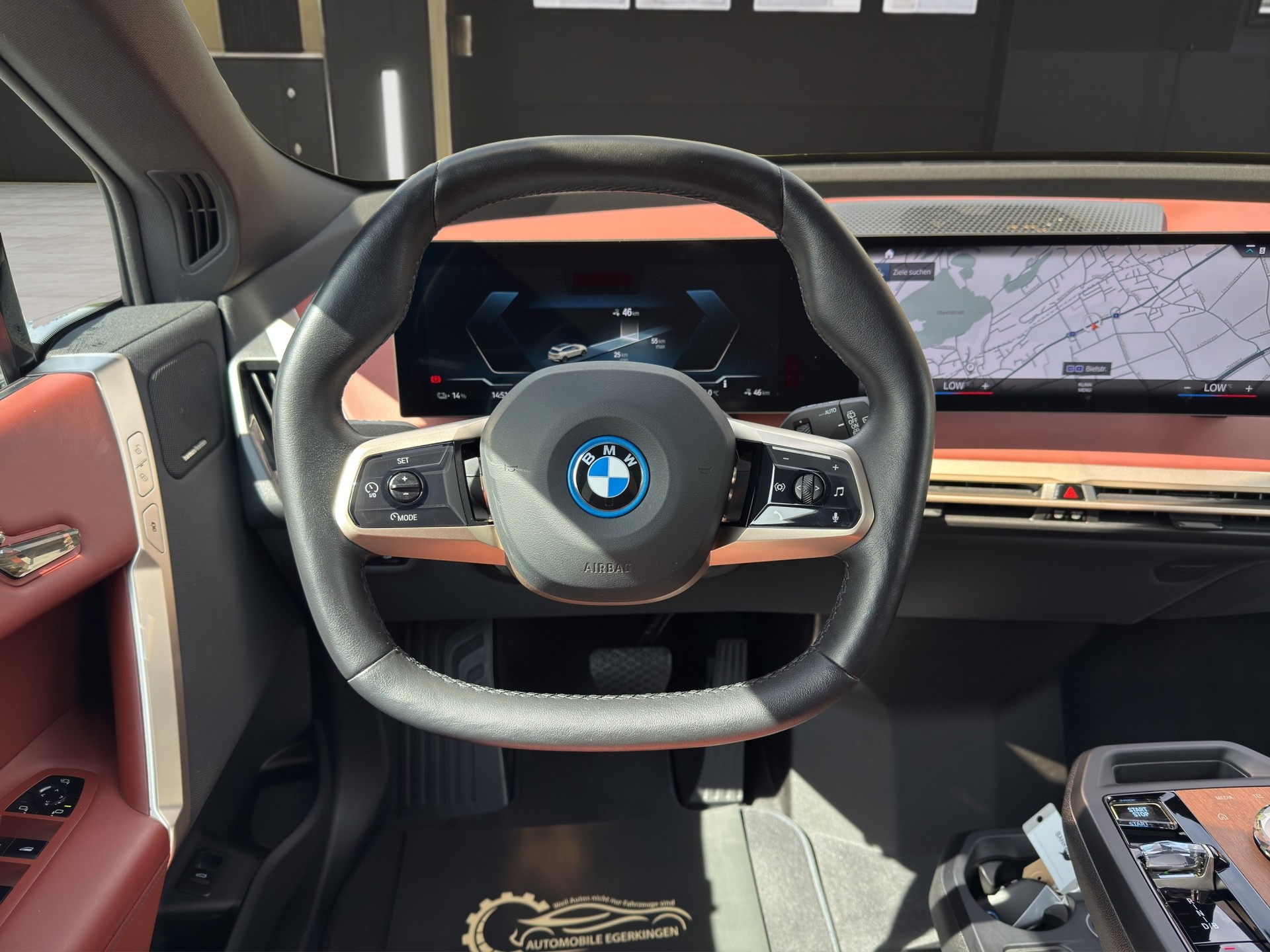 BMW iX xDrive40-image-11