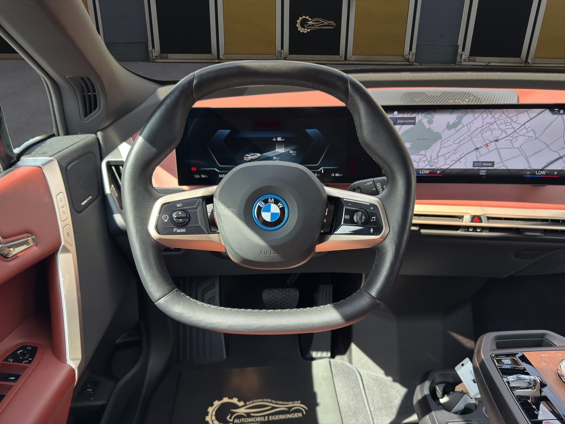 BMW iX xDrive40-image-11