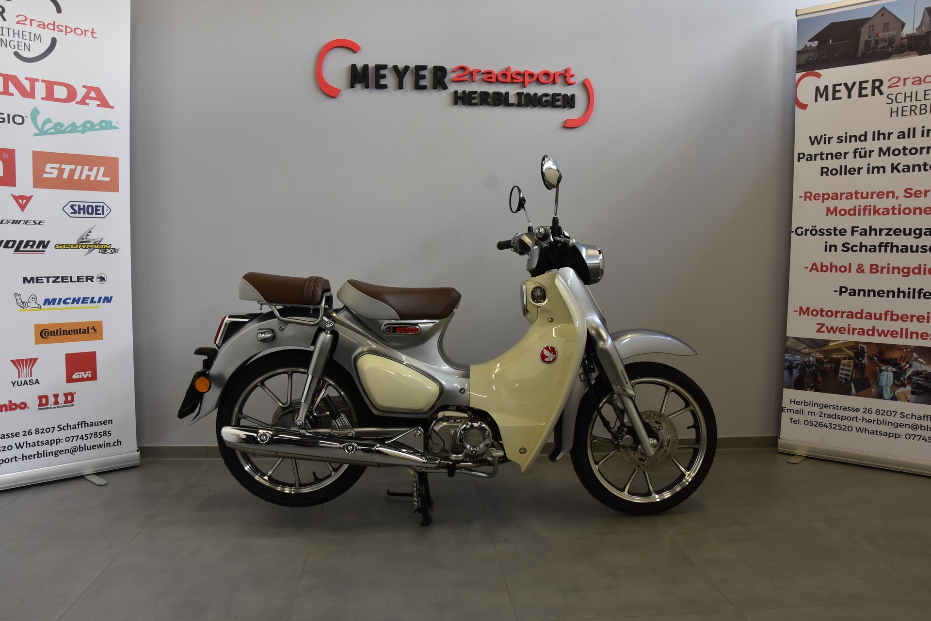 HONDA Super Cub-showroom-element-1