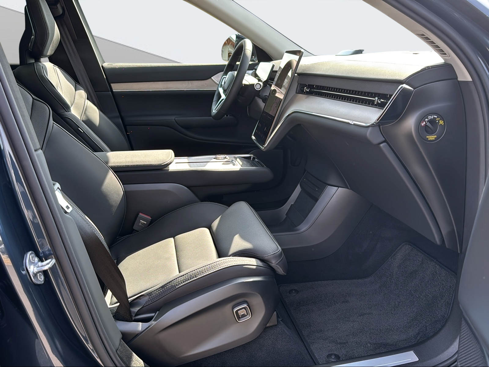 VOLVO EX 90 Twin Ultra AWD-image-14