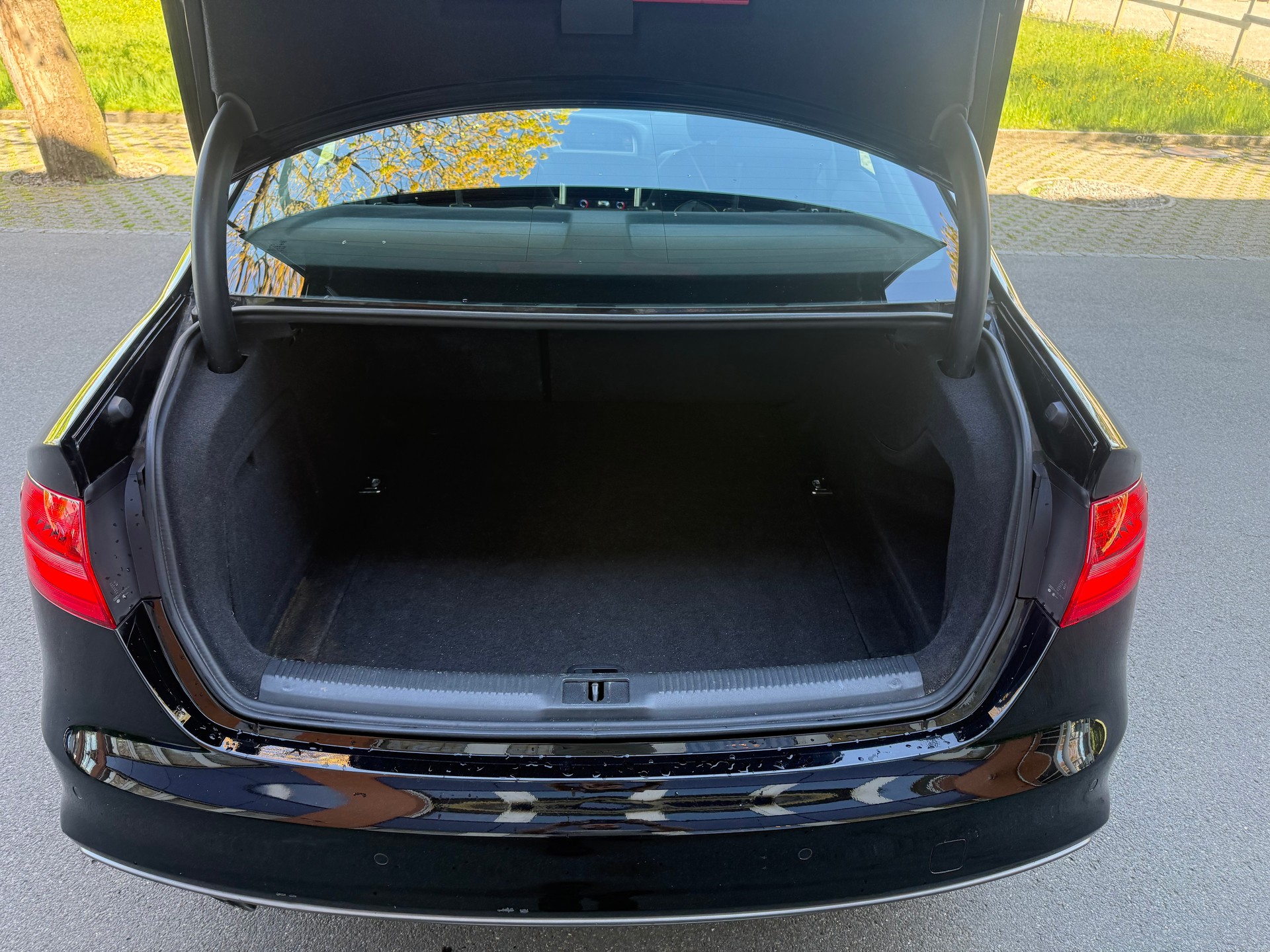 AUDI A4 Limousine 2.0 TDI-image-15