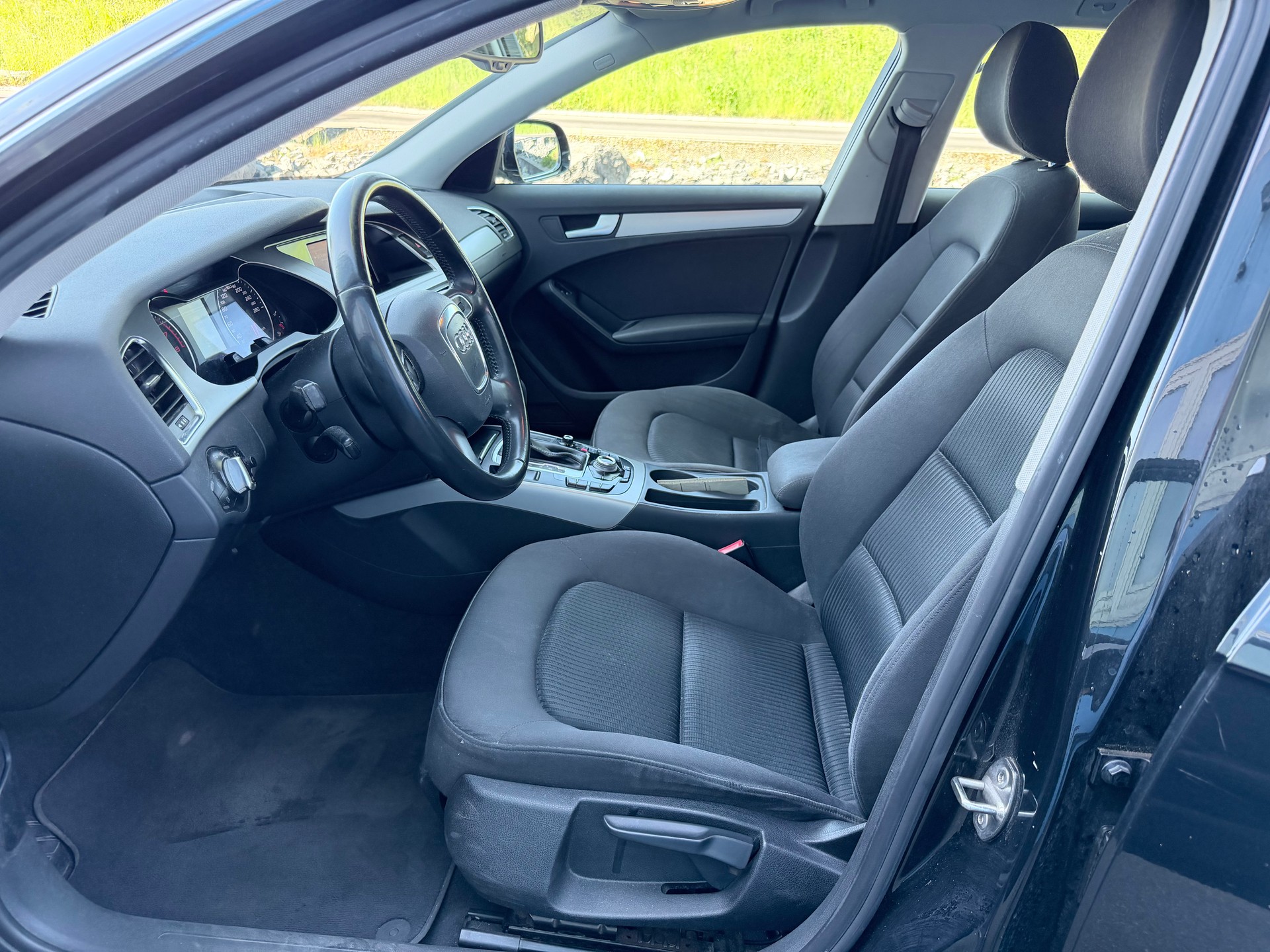 AUDI A4 Avant 1.8 TFSI multitronic-image-5