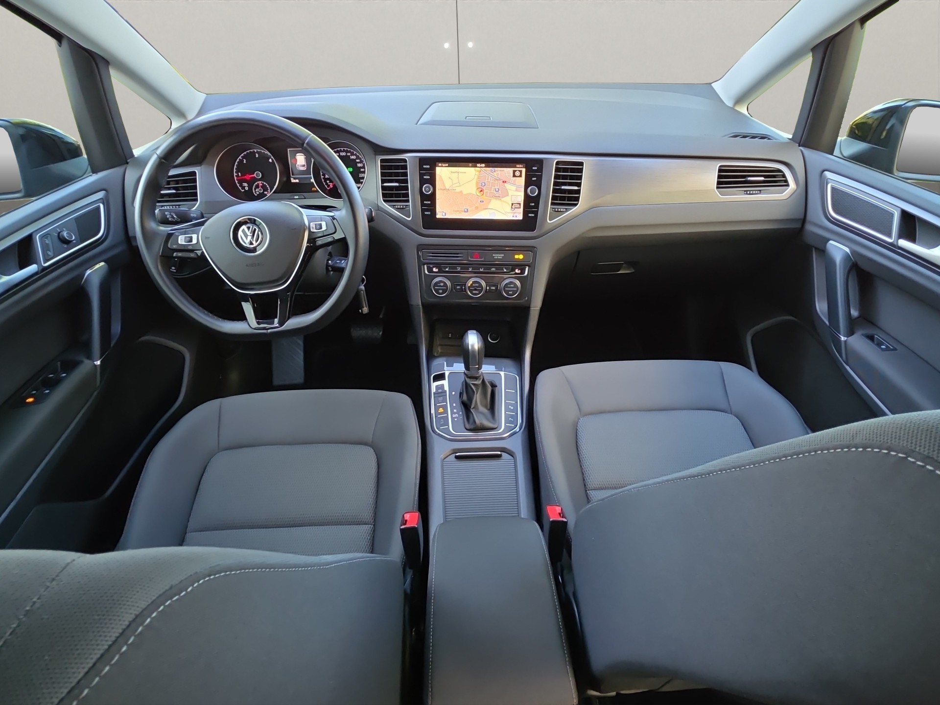 VW Golf Sportsvan 1.6 TDI Comfortline DSG-image-13