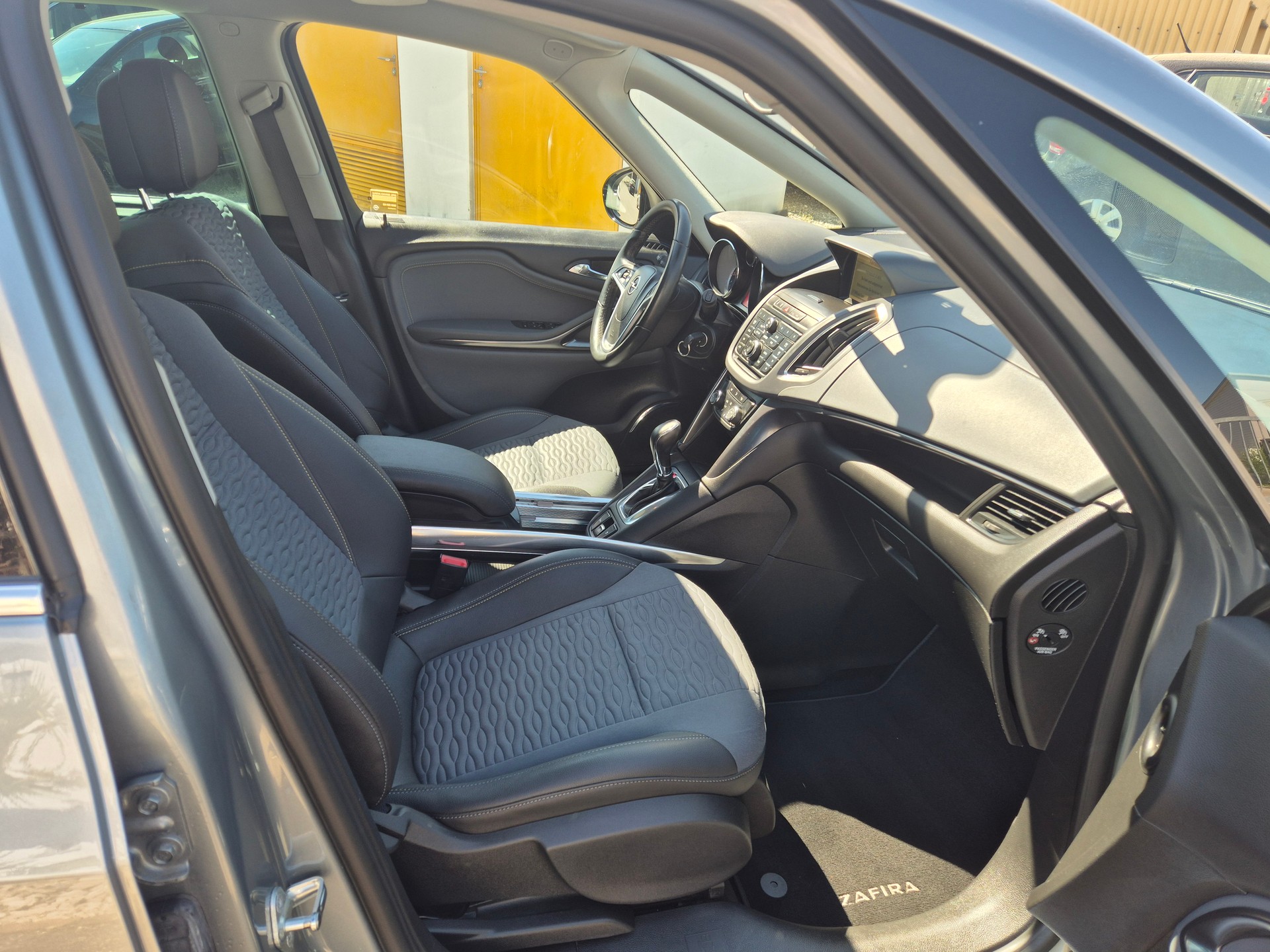 OPEL Zafira Tourer 1.4i 16V Turbo Sport Automatic-image-6