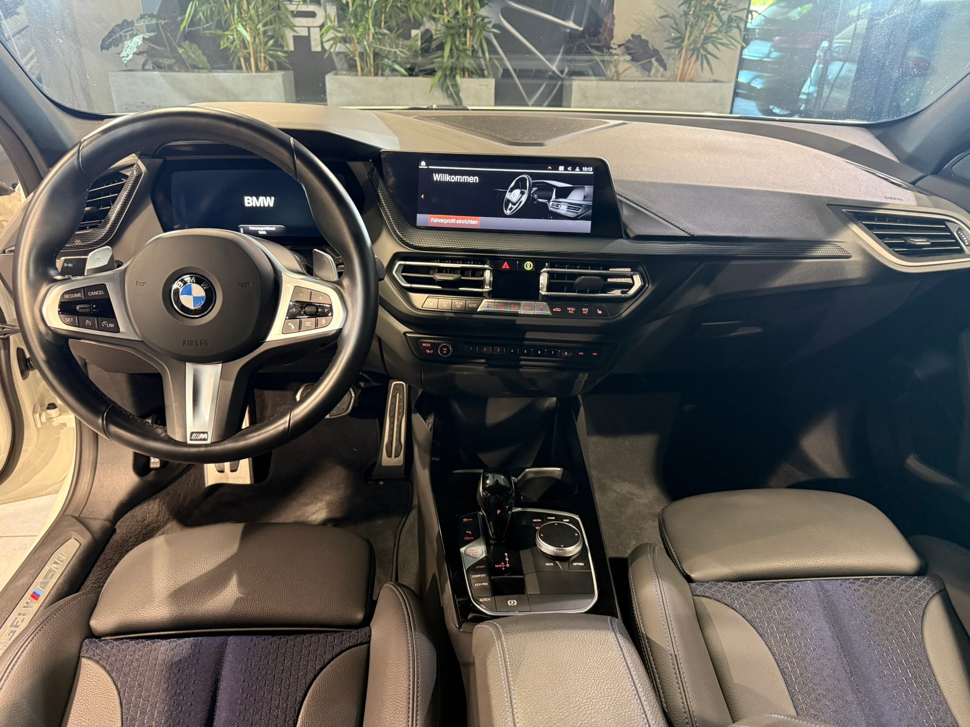 BMW M135i xDrive Steptronic-image-15