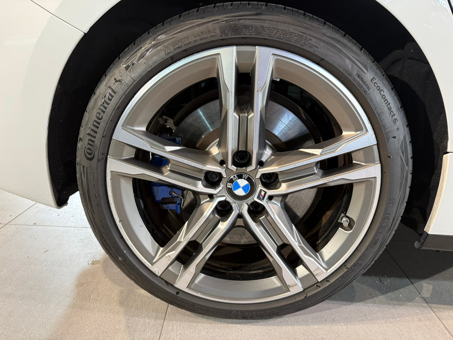 BMW M135i xDrive Steptronic-image-11