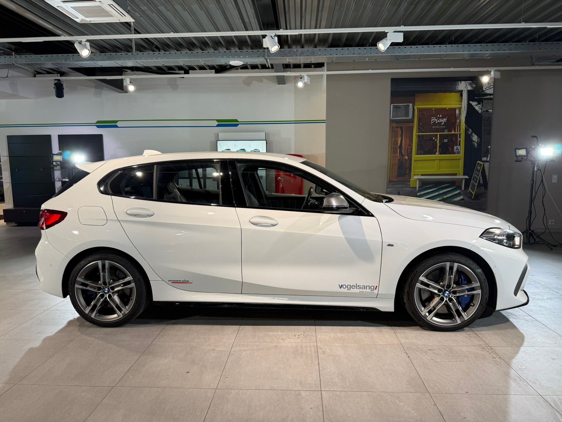BMW M135i xDrive Steptronic-image-4