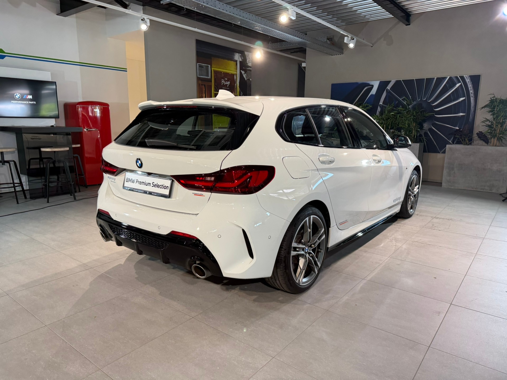 BMW M135i xDrive Steptronic-image-3
